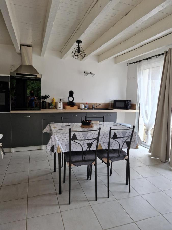 Loft Ravissant Avec Parking Gratuit Sur Place Ledat Екстериор снимка